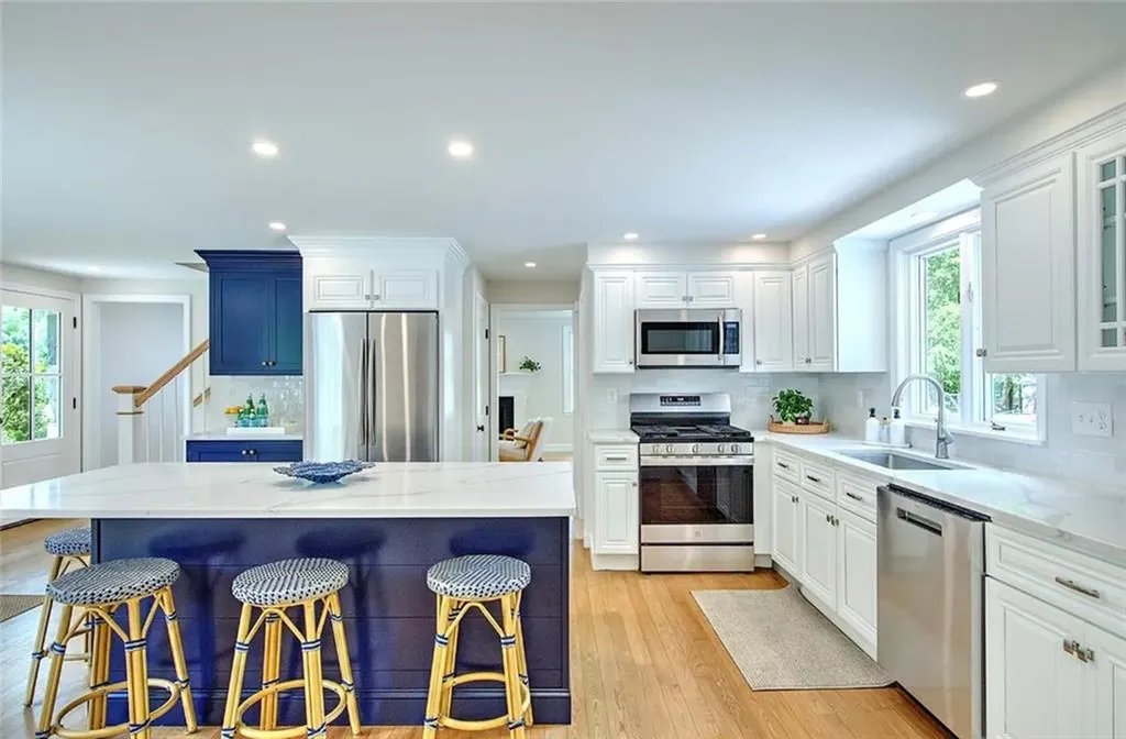 1 Cheshire Drive Barrington RI 02806