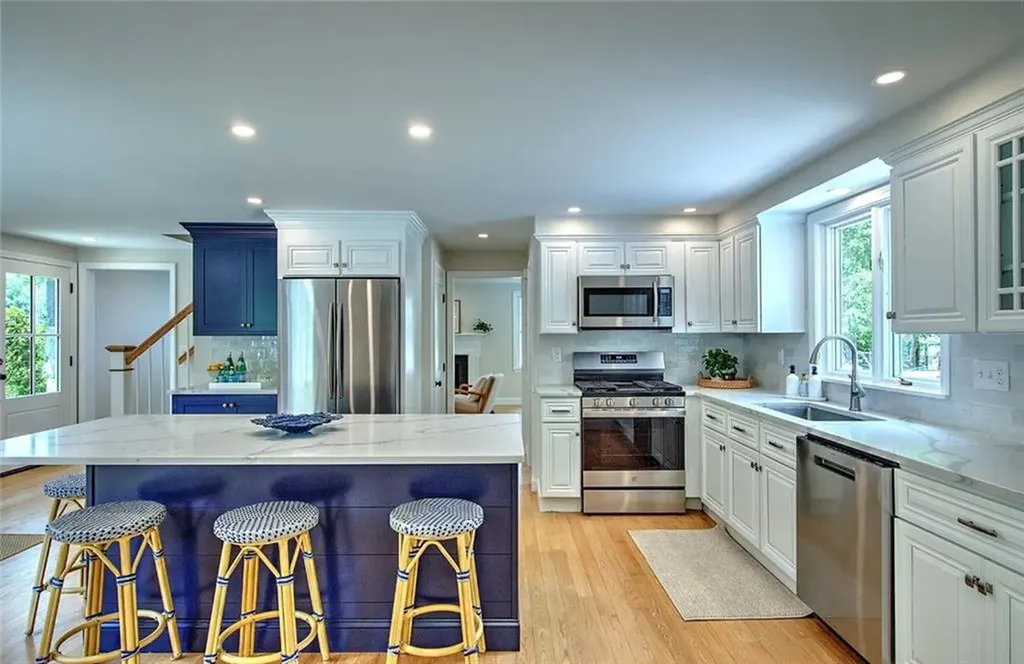 1 Cheshire Drive Barrington RI 02806