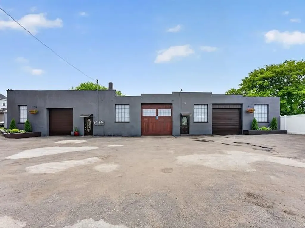 134 Sterry Street Pawtucket RI 02860