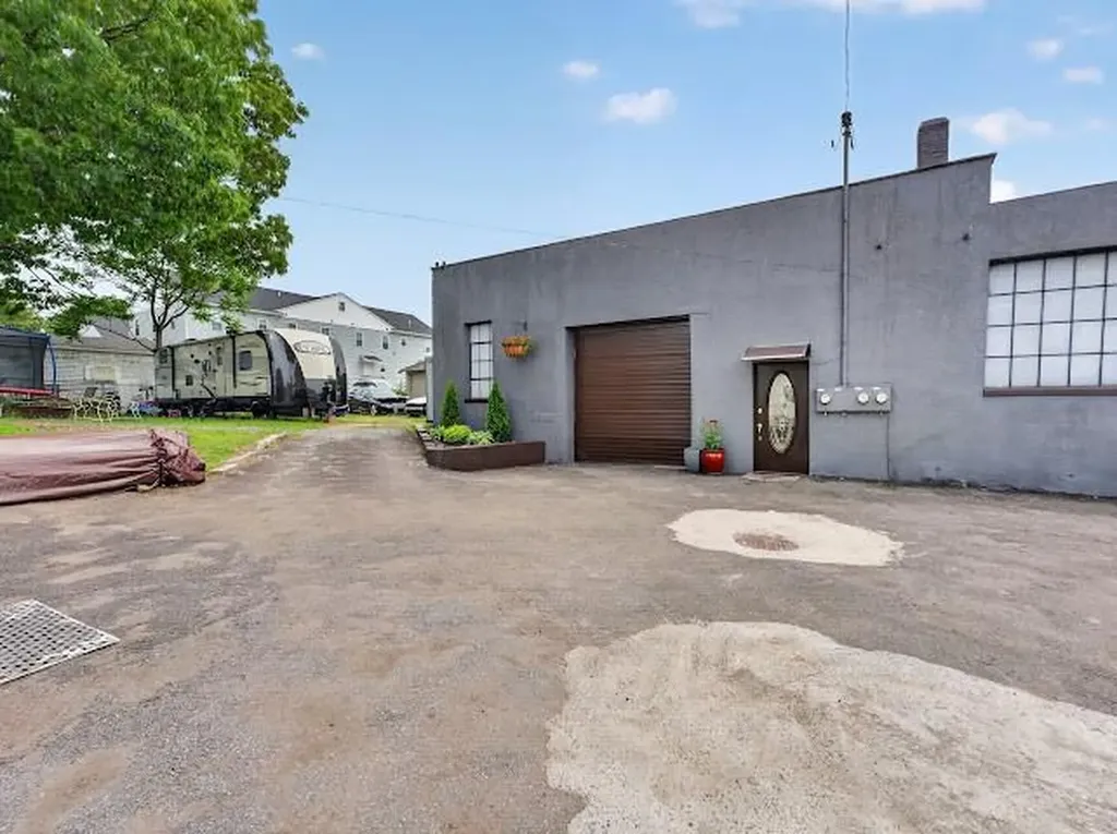 134 Sterry Street Pawtucket RI 02860