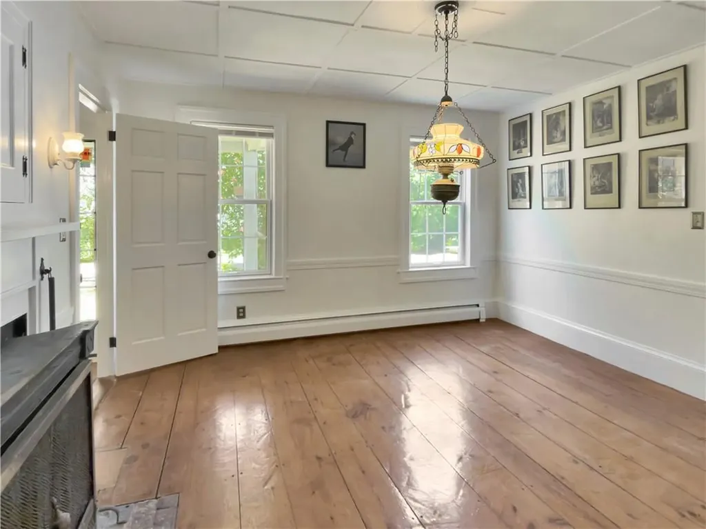 33 Indian Pond Road Kingston MA 02364