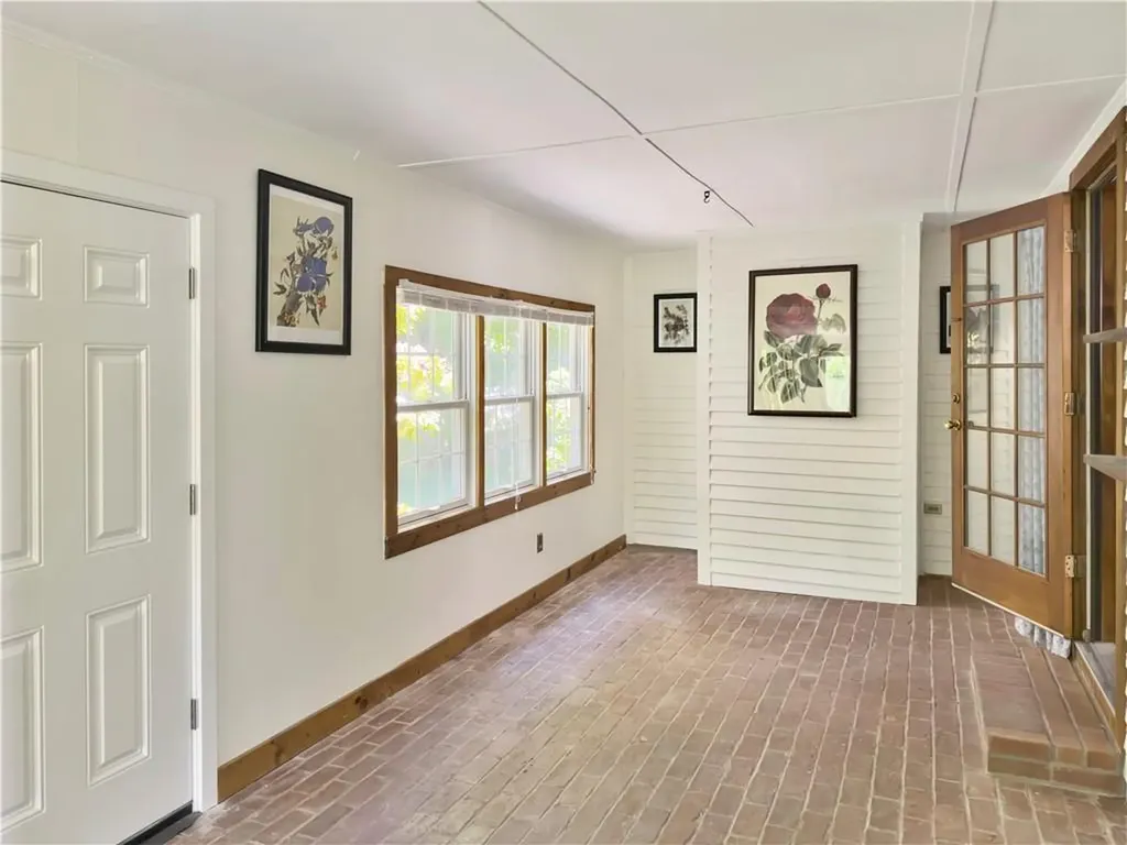 33 Indian Pond Road Kingston MA 02364