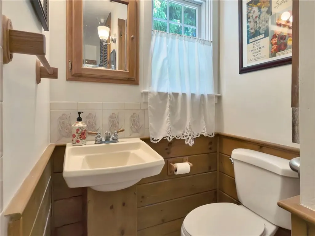 33 Indian Pond Road Kingston MA 02364