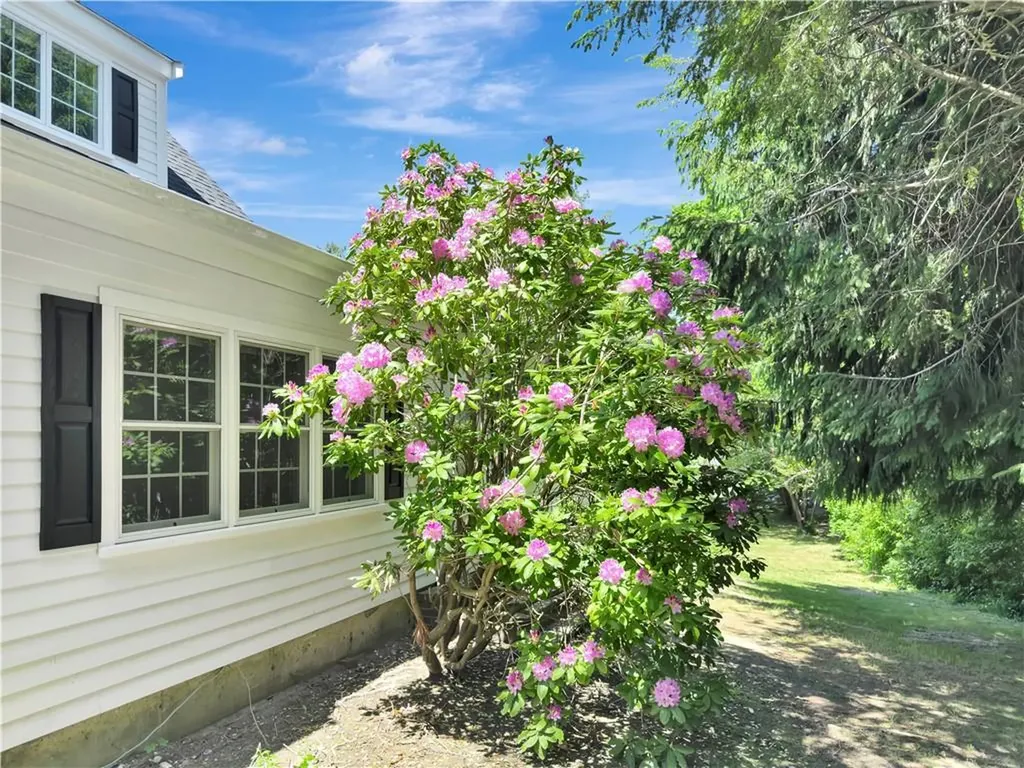 33 Indian Pond Road Kingston MA 02364