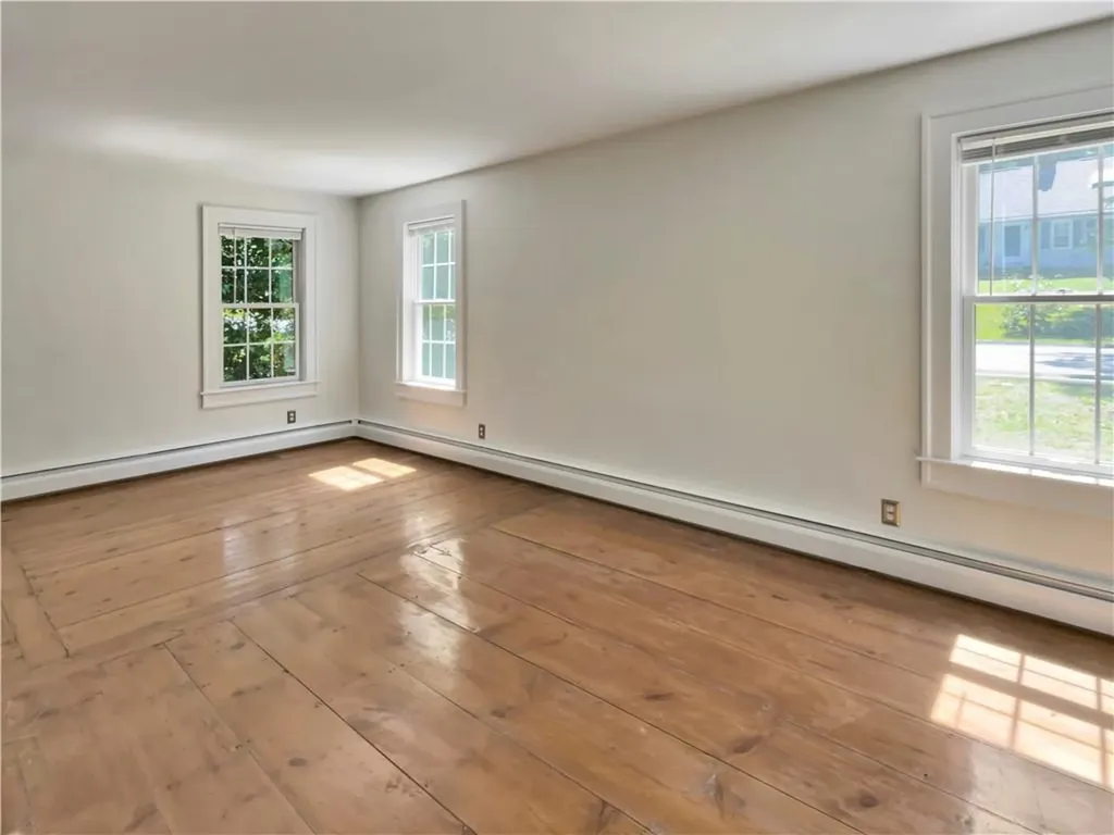 33 Indian Pond Road Kingston MA 02364