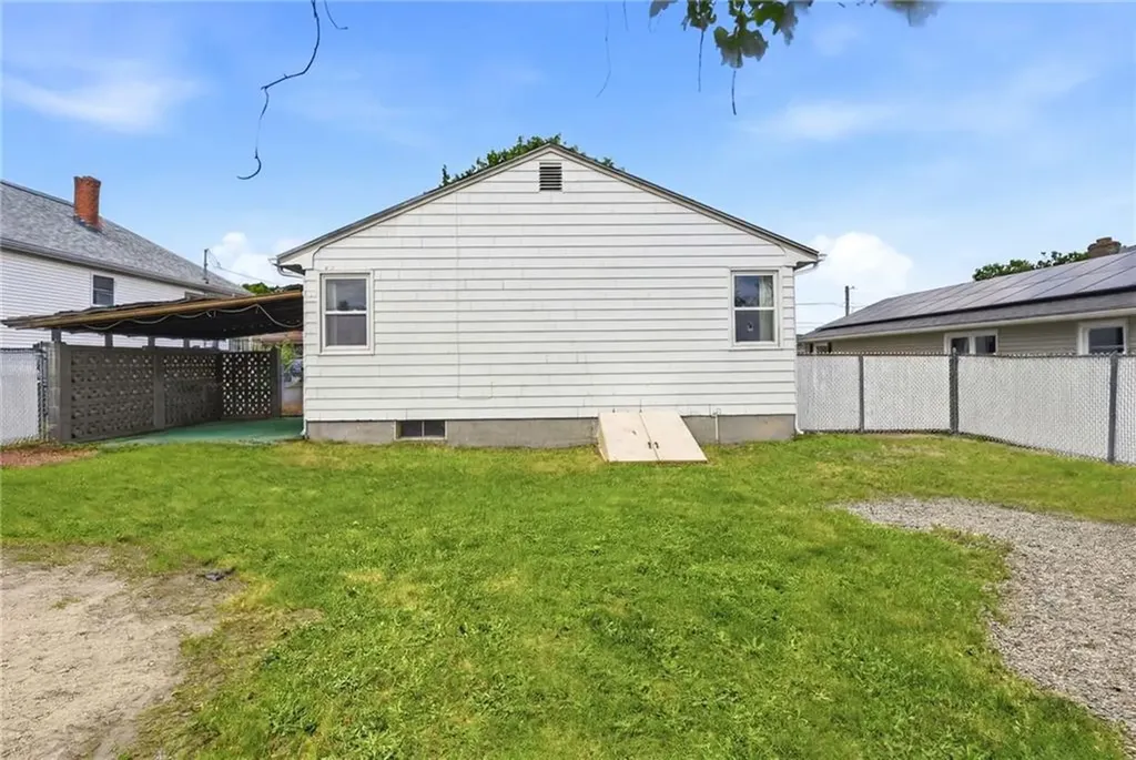 216 Toledo Avenue Pawtucket RI 02860