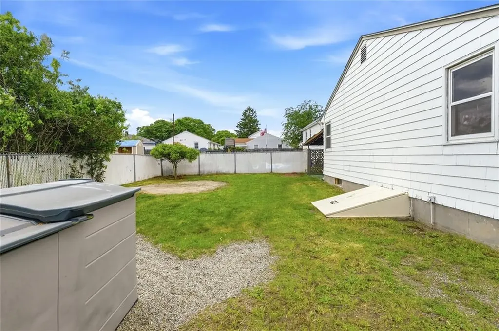216 Toledo Avenue Pawtucket RI 02860