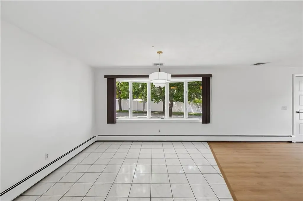 216 Toledo Avenue Pawtucket RI 02860