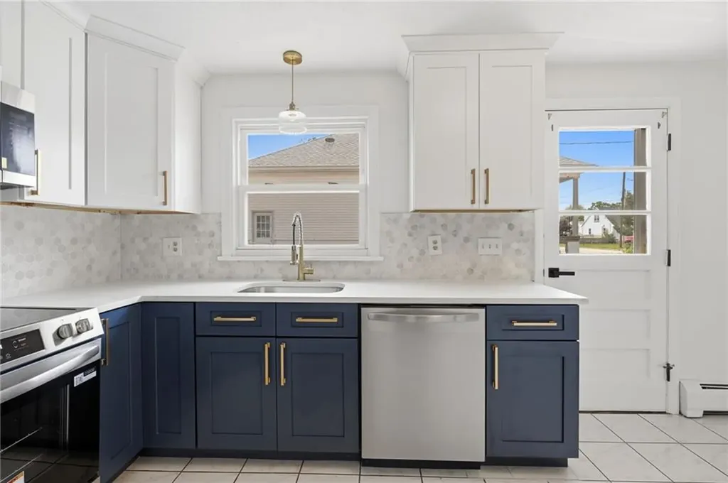 216 Toledo Avenue Pawtucket RI 02860
