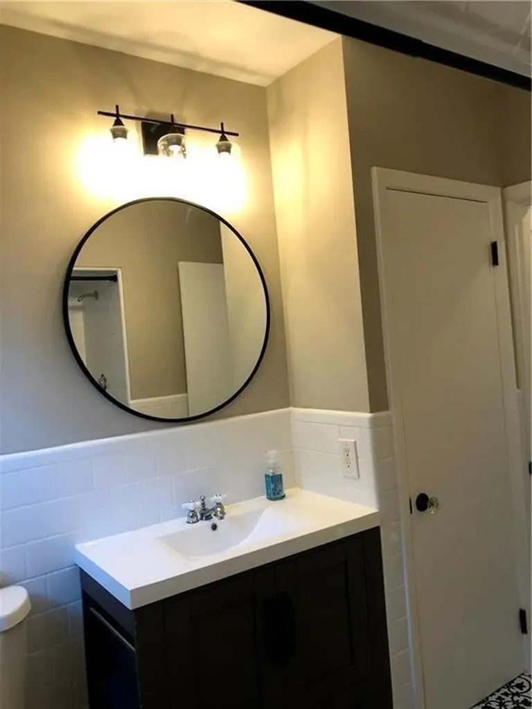 73 Overhill Road Providence RI 02906