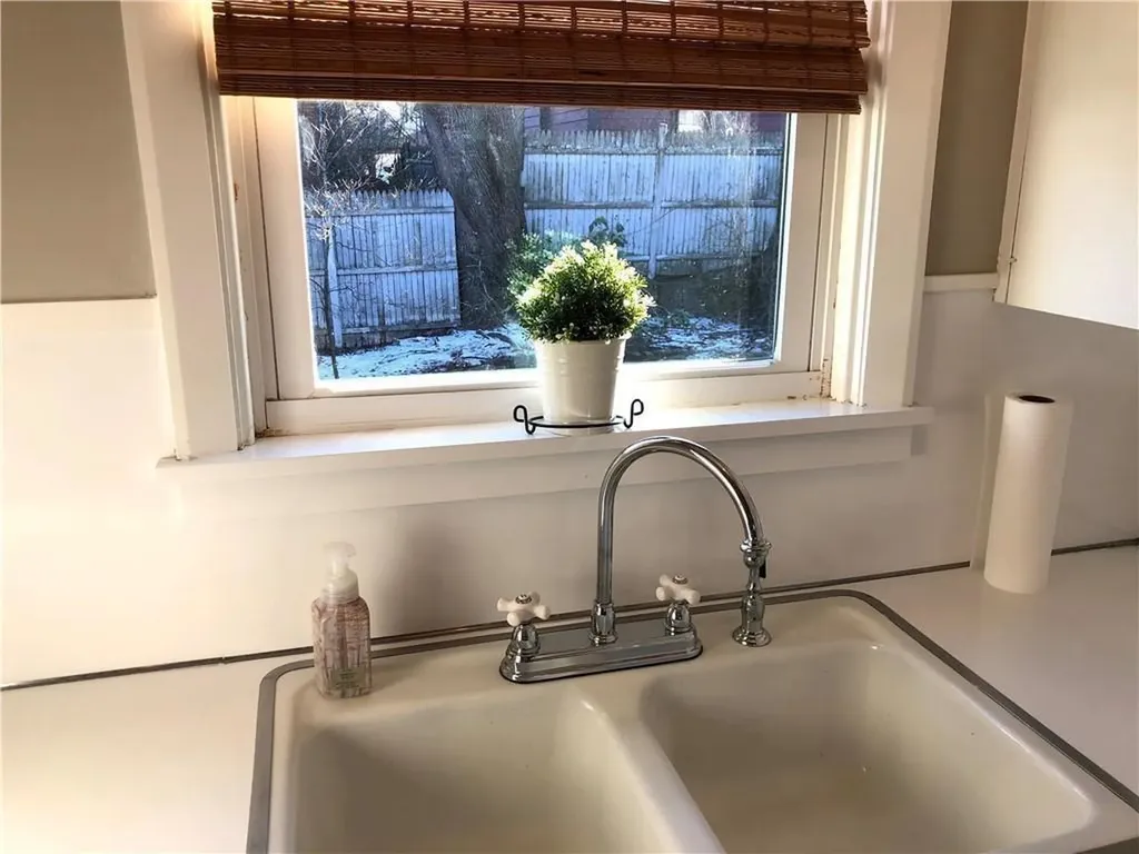 73 Overhill Road Providence RI 02906