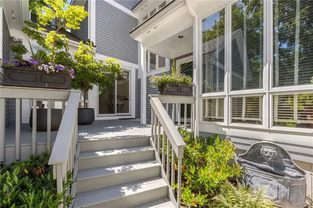 45 Bagy Wrinkle Cove Warren RI 02885
