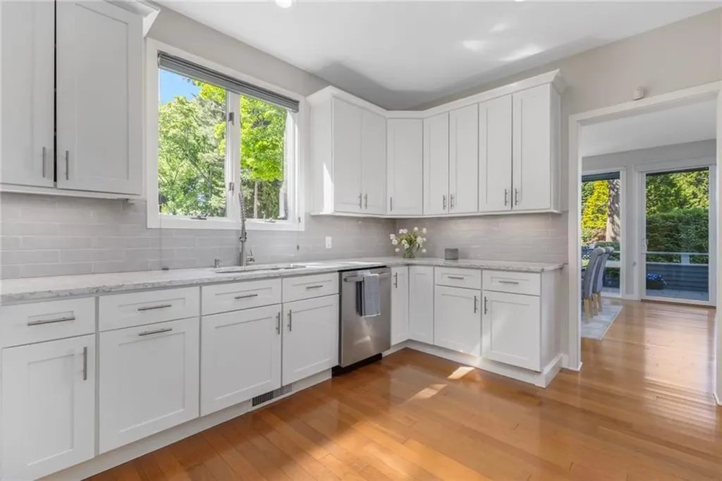45 Bagy Wrinkle Cove Warren RI 02885