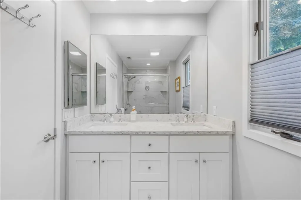 45 Bagy Wrinkle Cove Warren RI 02885
