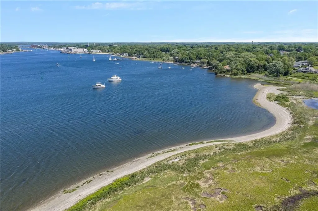 45 Bagy Wrinkle Cove Warren RI 02885