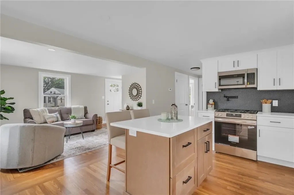 142 Yucatan Drive Warwick RI 02889