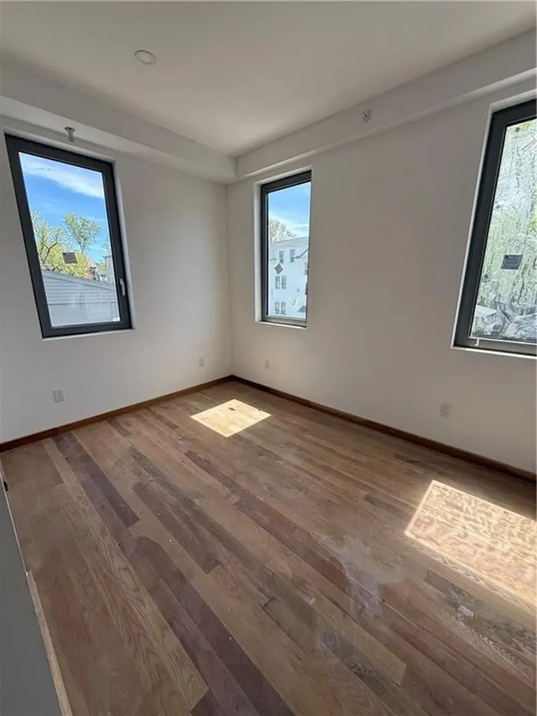 536 Smith Street Providence RI 02908