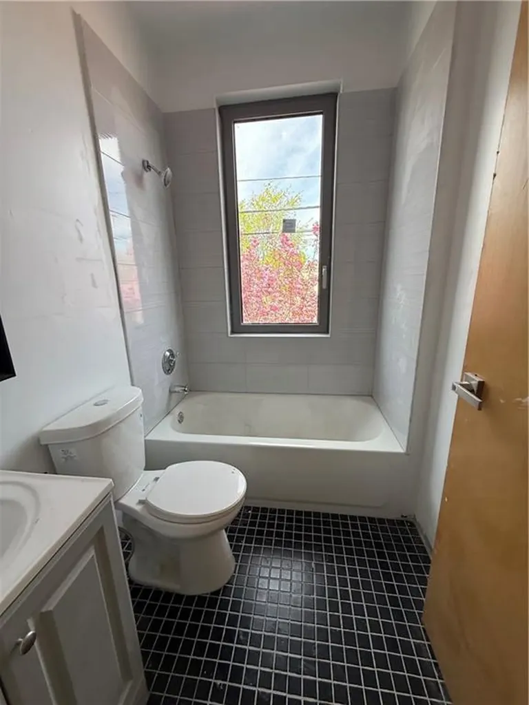 536 Smith Street Providence RI 02908