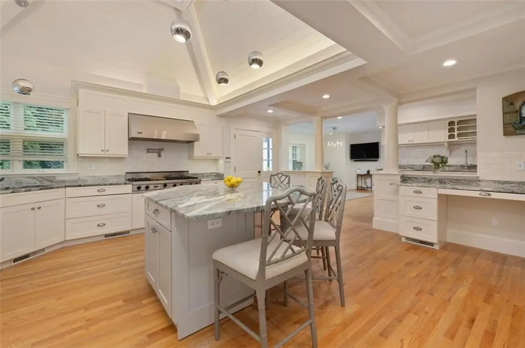 30 Angell Court Warwick RI 02889