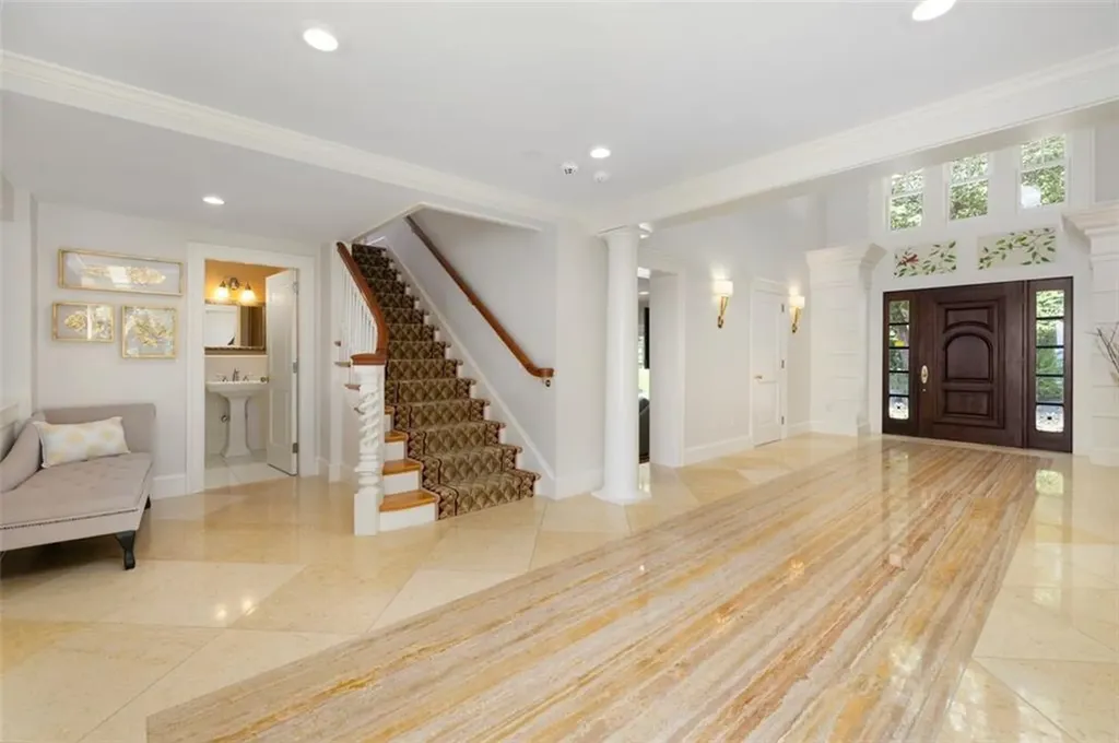 30 Angell Court Warwick RI 02889