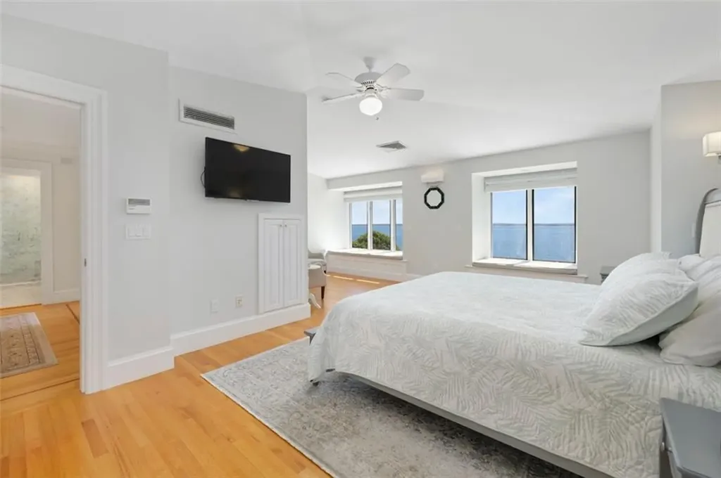 30 Angell Court Warwick RI 02889