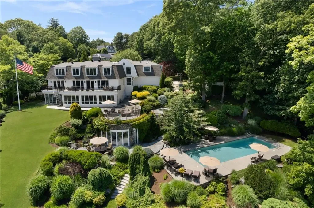 30 Angell Court Warwick RI 02889