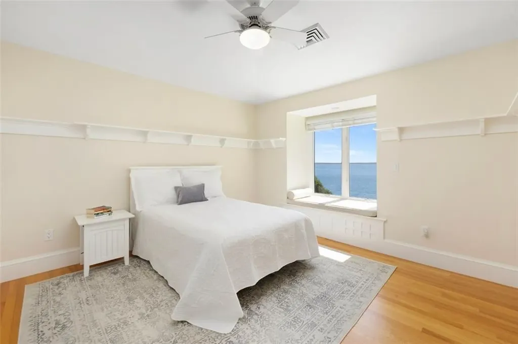 30 Angell Court Warwick RI 02889