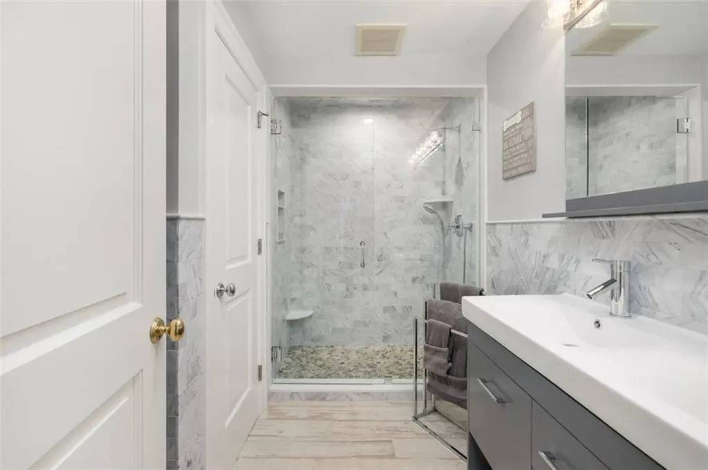 30 Angell Court Warwick RI 02889