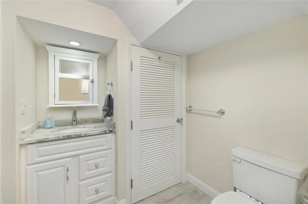 30 Angell Court Warwick RI 02889