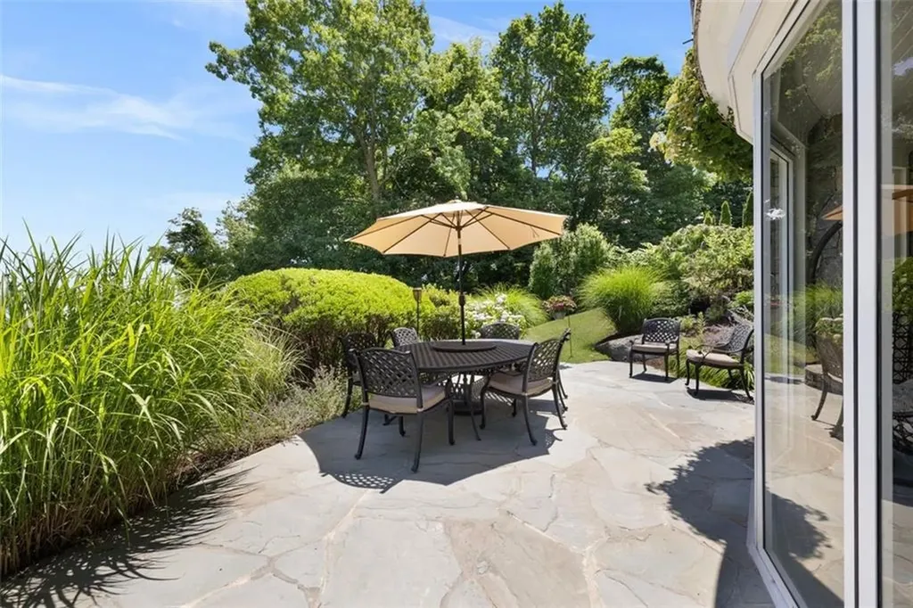 30 Angell Court Warwick RI 02889