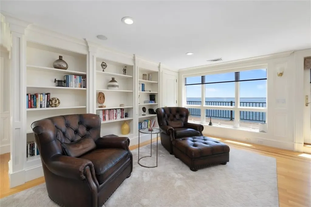 30 Angell Court Warwick RI 02889
