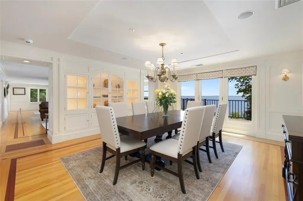 30 Angell Court Warwick RI 02889