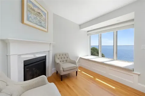 30 Angell Court Warwick RI 02889