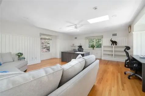 30 Angell Court Warwick RI 02889