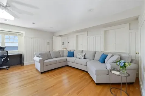 30 Angell Court Warwick RI 02889