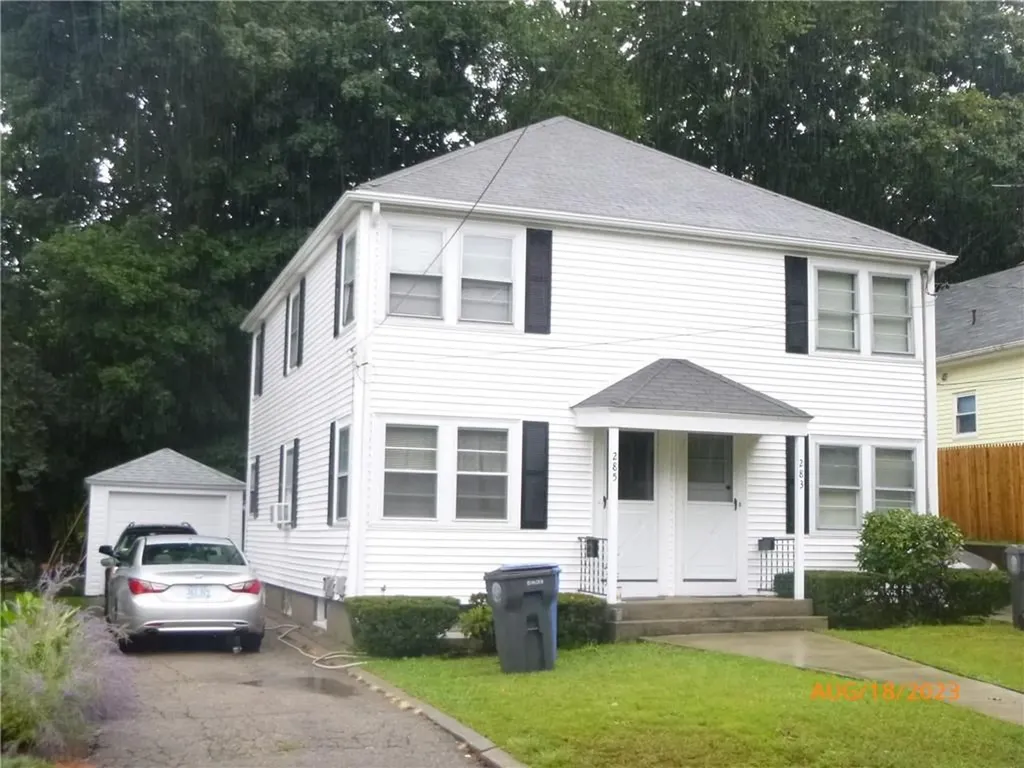 285 Knollwood Avenue Cranston RI 02910
