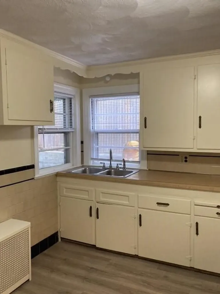 285 Knollwood Avenue Cranston RI 02910