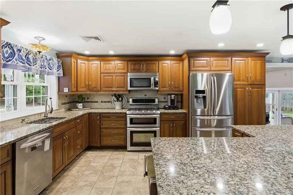 134 Auburn Drive Charlestown RI 02813