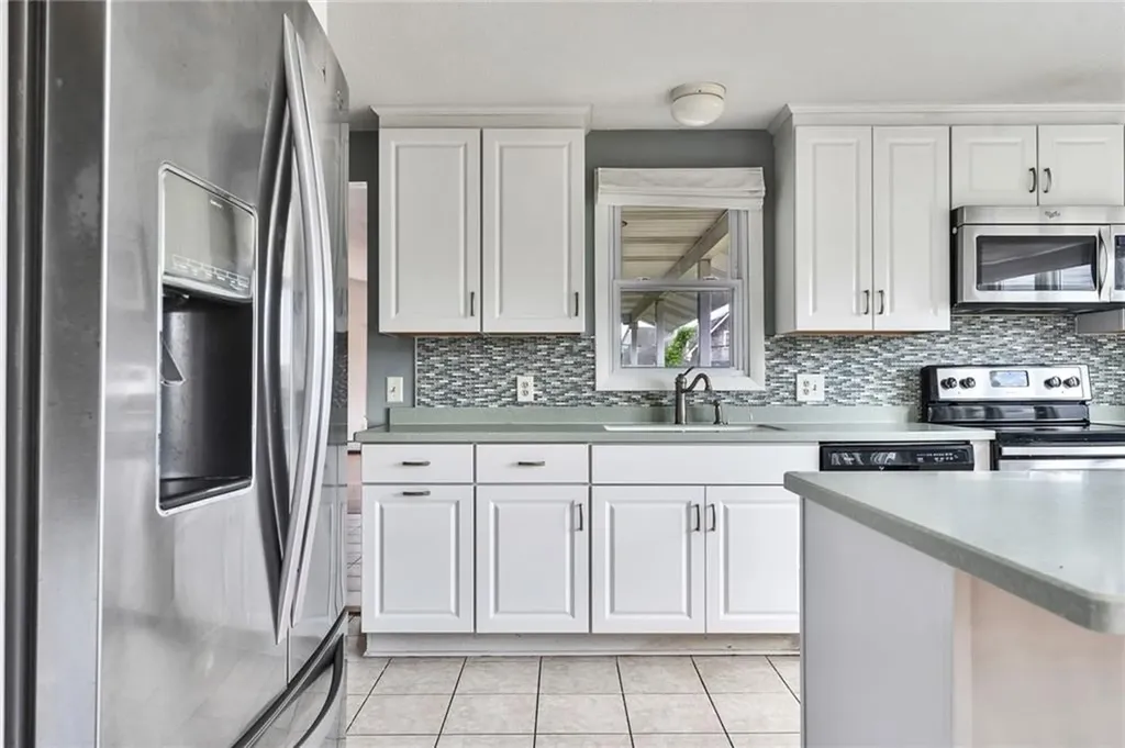 84 East Shore Road Narragansett RI 02882