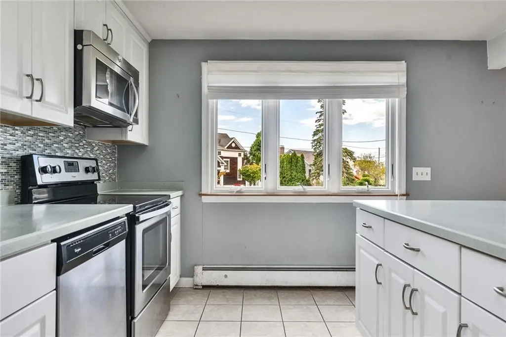 84 East Shore Road Narragansett RI 02882