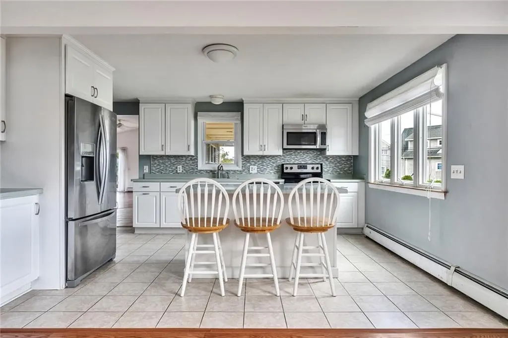 84 East Shore Road Narragansett RI 02882