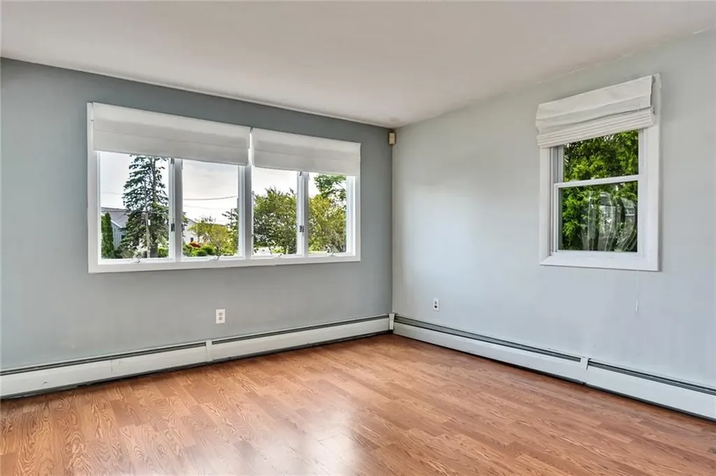 84 East Shore Road Narragansett RI 02882