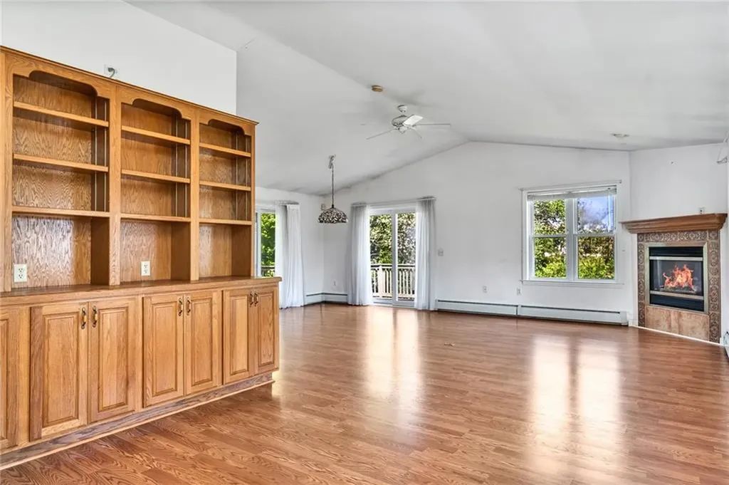 84 East Shore Road Narragansett RI 02882