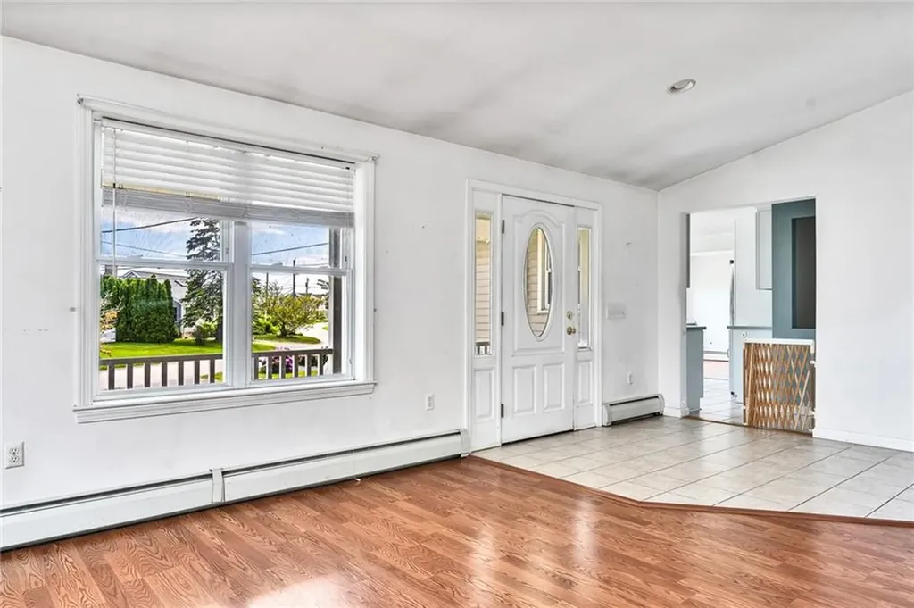 84 East Shore Road Narragansett RI 02882