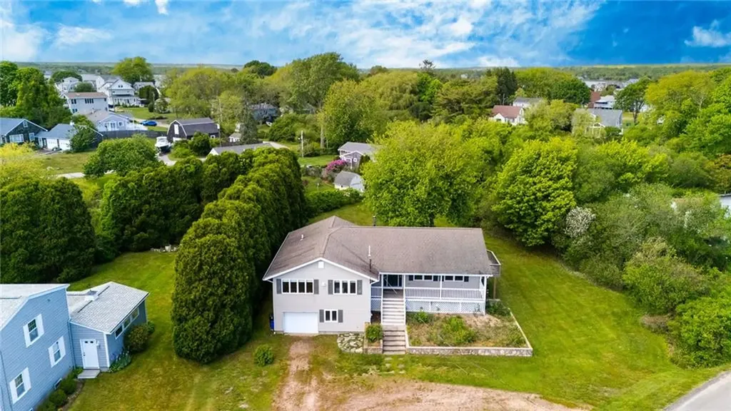 84 East Shore Road Narragansett RI 02882