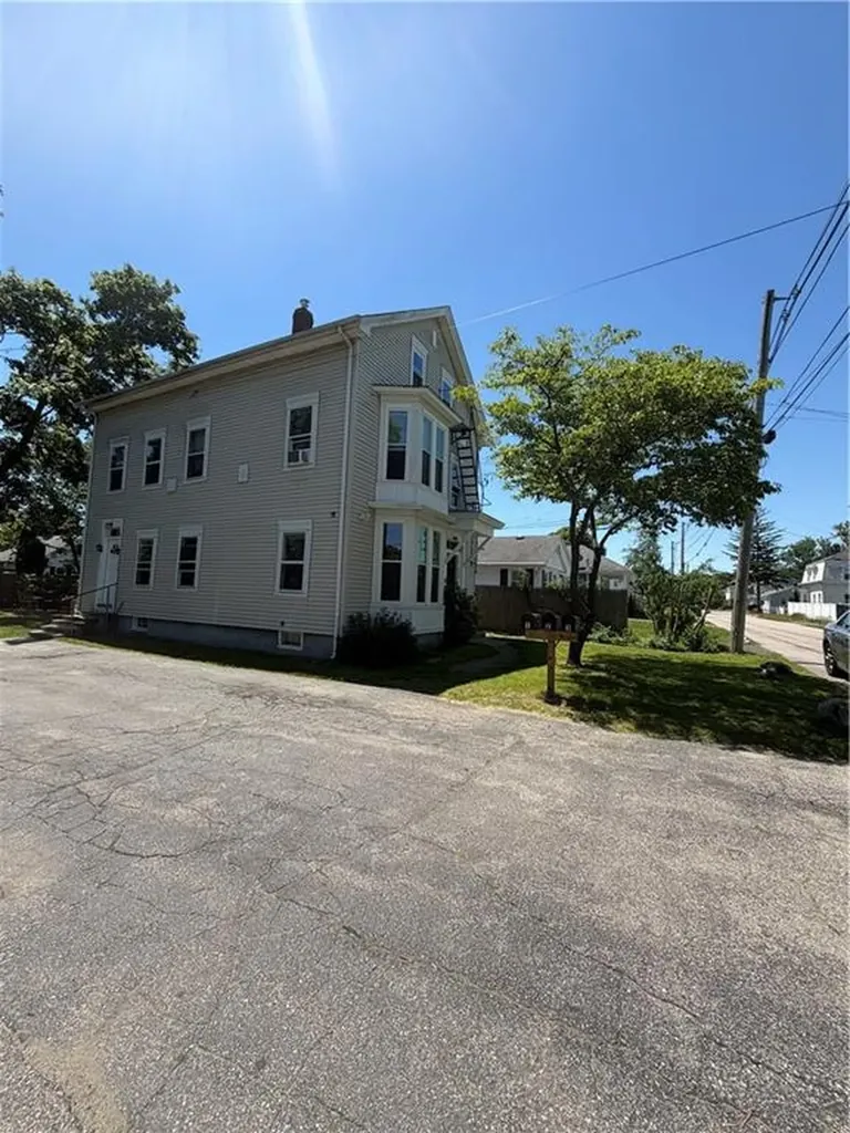 126 Washington Street Warwick RI 02888