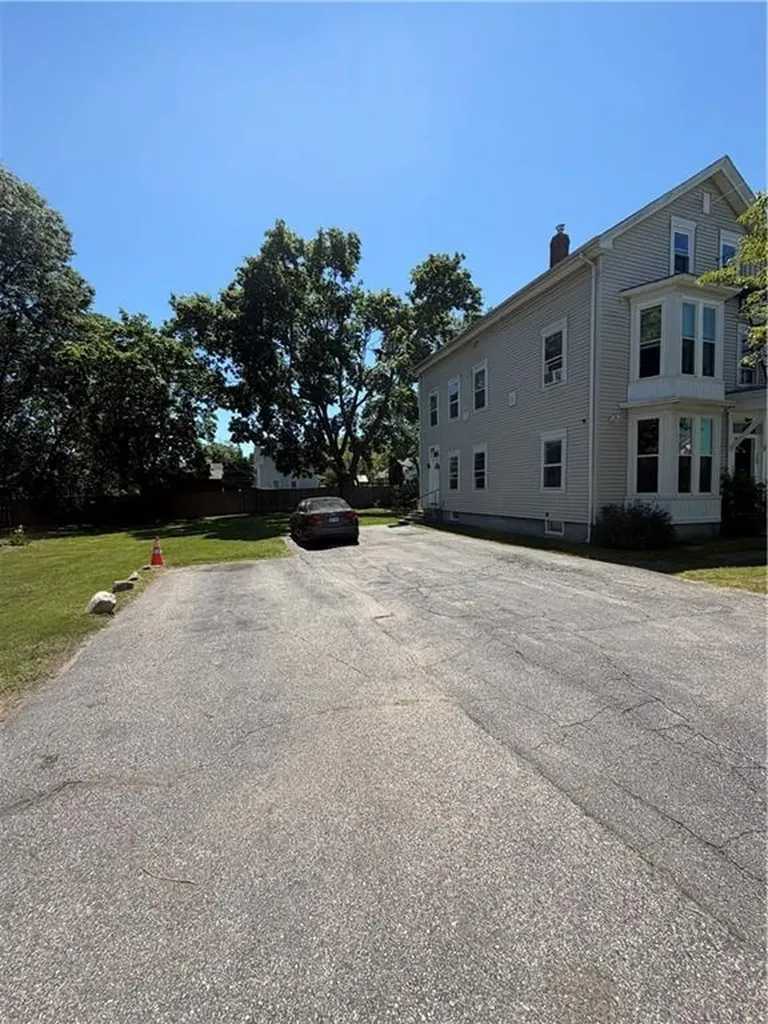 126 Washington Street Warwick RI 02888