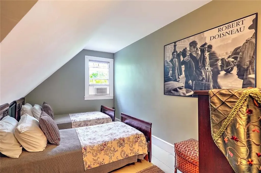 26 Diman Place Providence RI 02906