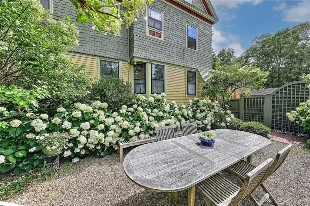 26 Diman Place Providence RI 02906