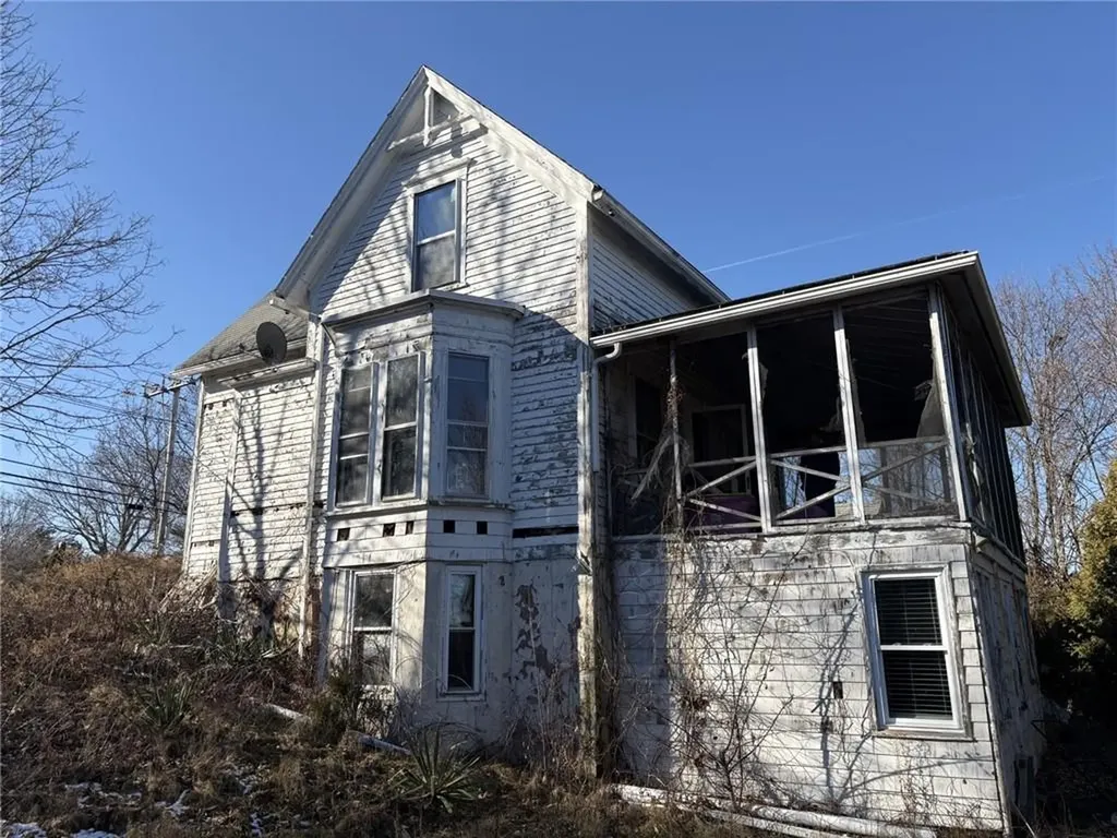 351 County Road Barrington RI 02806